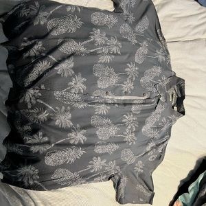 Short sleeve button up